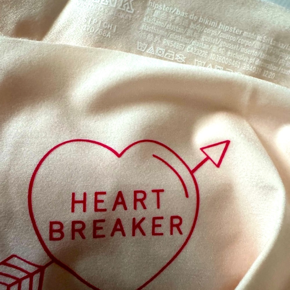 PINK Victoria’s Secret Heartbreaker Scallop Design panty - NWT - Size S